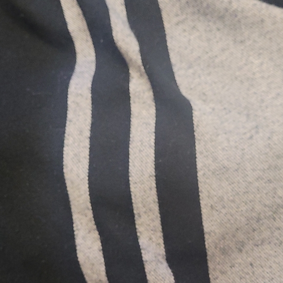 Hooded Shawl Wool & Polyester - Picture 8 of 10